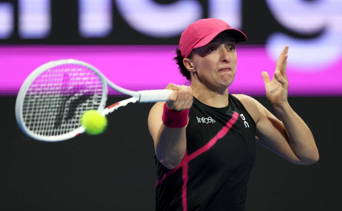 Рыбакина проиграла Свёнтек в финале турнира WTA-1000 в Дохе