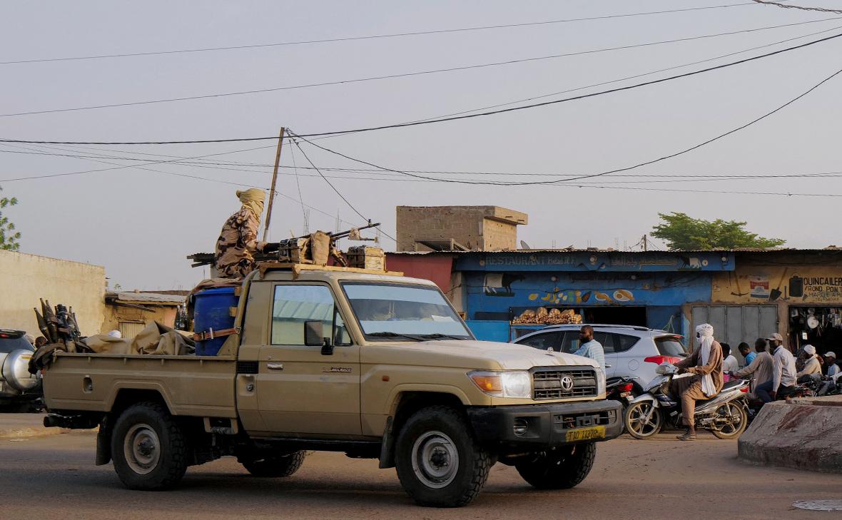 Группа военных в столице Чада направилась к президентскому дворцу