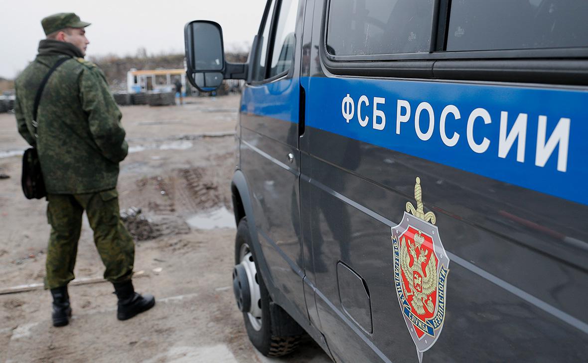 ФСБ задержала двух человек по подозрению в подготовке терактов в Крыму