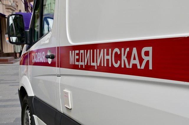 Две девочки пострадали во время катания с горки в Новосибирской области
