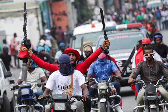 ABC: банды Гаити атаковали дворец президента в городе Порт-о-Пренс