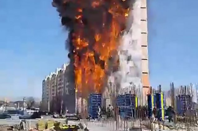Эксперт Андрей Кудлай объяснил лавину огня при пожаре многоэтажки в Твери
