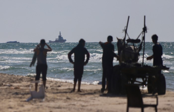 В секторе Газа разгрузили первое судно с гуманитарной помощью