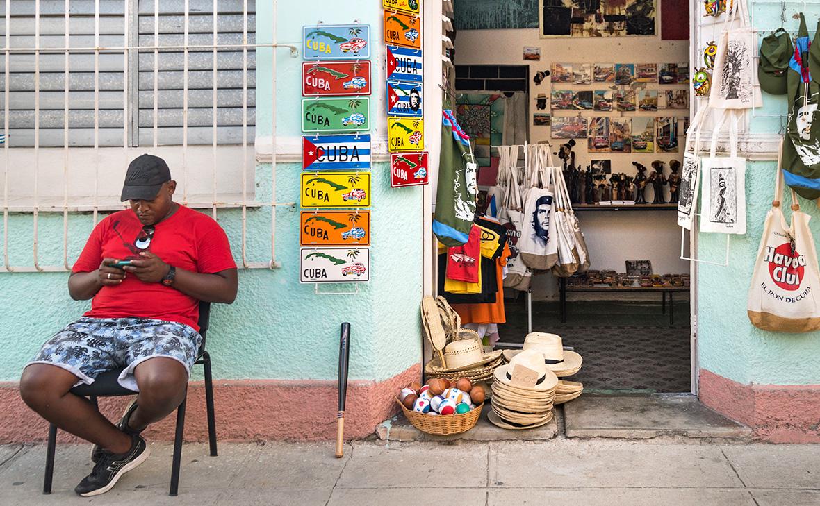 Куба ограничила мобильный интернет на фоне уличных протестов
