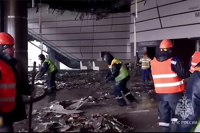 Спасатели разобрали 90 кубометров завалов на месте теракта в «Крокусе»
