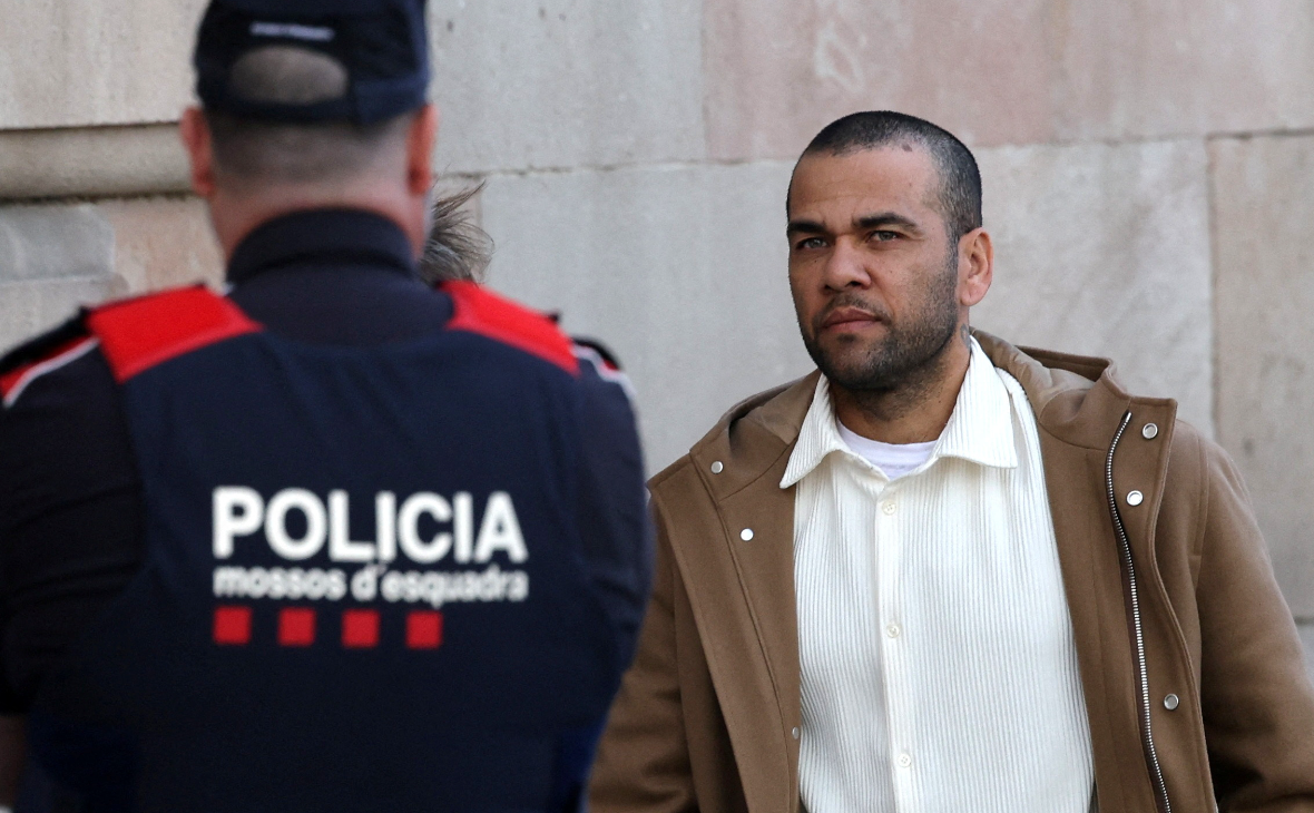Telecinco узнал, откуда Дани Алвес взял €1 млн на освобождение под залог