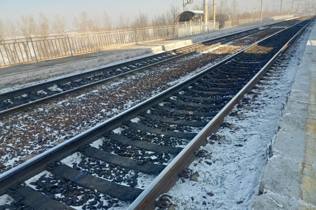 На перегоне КрасЖД возобновили движение поездов после схода вагонов