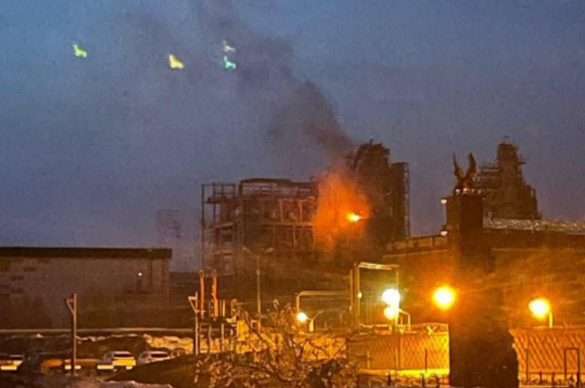 Беспилотник атаковал в Нижнекамске нефтеперерабатывающий комплекс