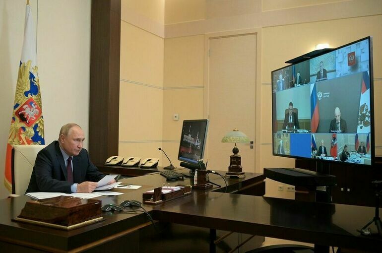 Путин обсудил с членами Совбеза усиление борьбы с оргпреступностью
