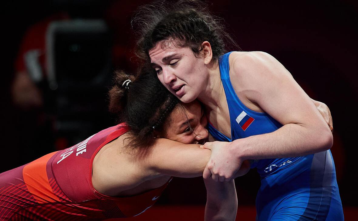 Россиянки завоевали четыре лицензии на ОИ-2024 в женской борьбе