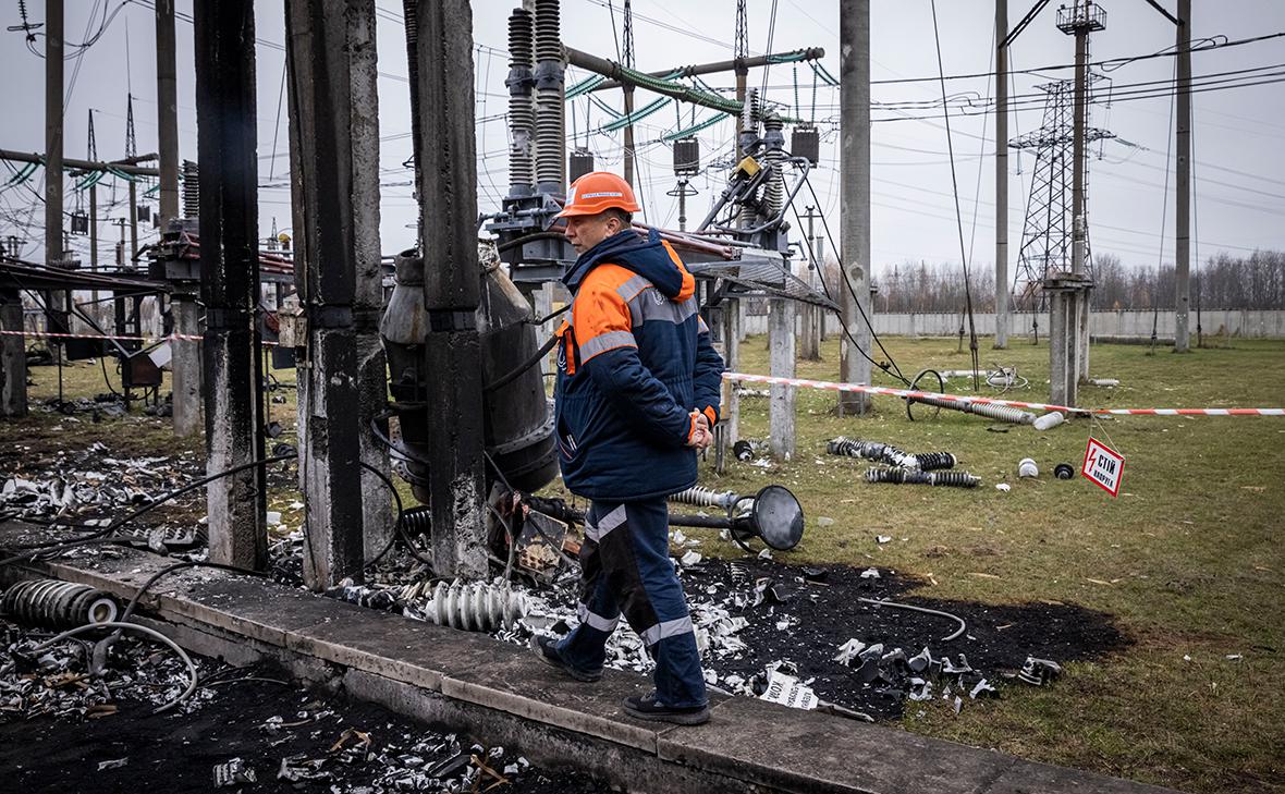 FT сообщила о почти полном разрушении нескольких электростанций Украины