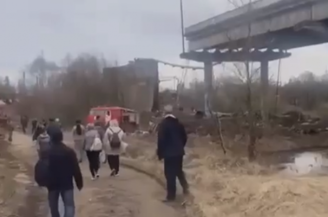 Очевидец рассказал о первых минутах после обрушения моста в Вязьме