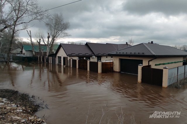 В Оренбурге прозвучала сирена с призывом к эвакуации из-за наводнения