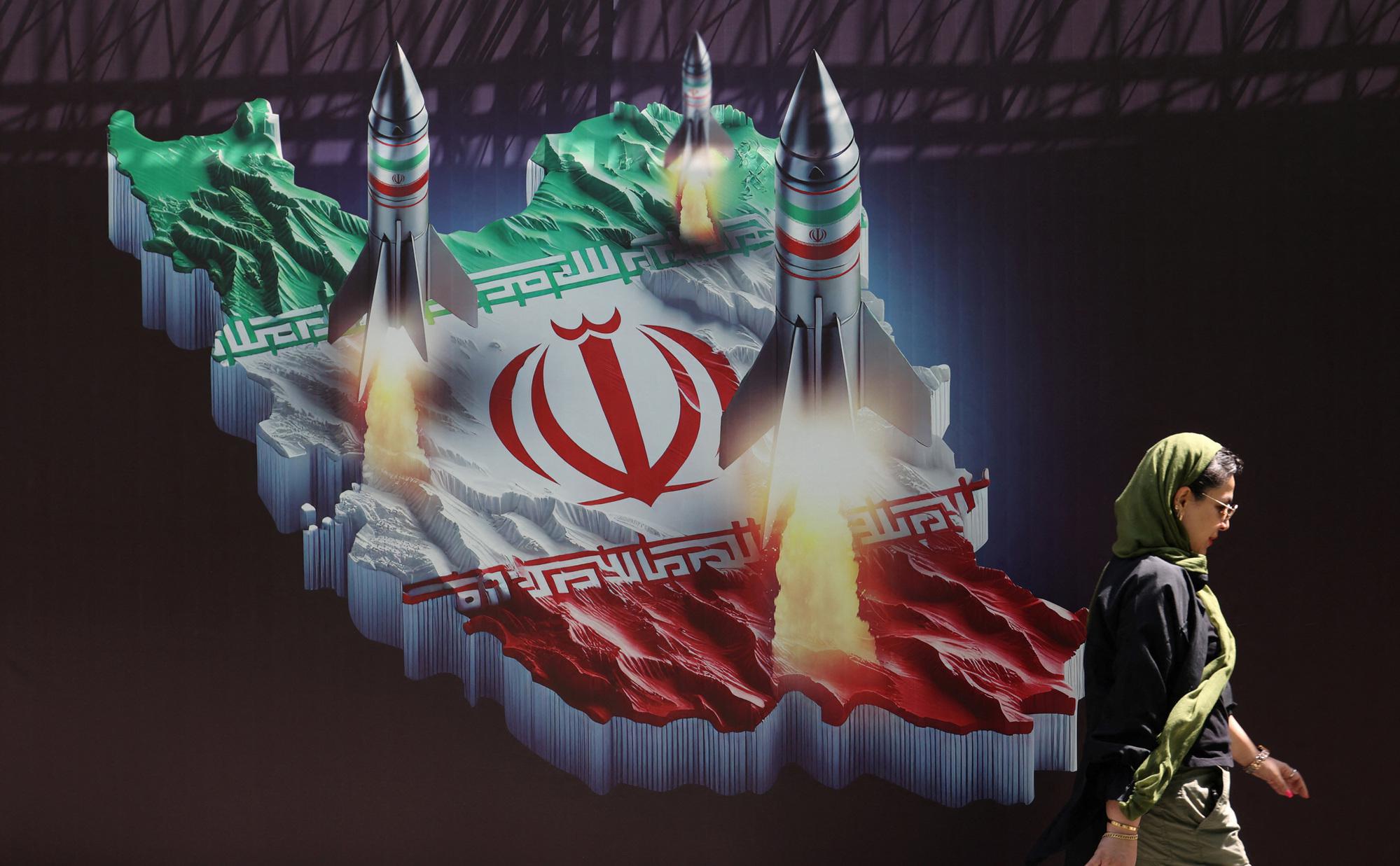 WSJ узнала о шоке в Белом доме из-за атаки Ирана на Израиль