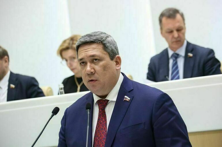 Сенатор Полетаев заявил об усилении давления на живущих за рубежом россиян