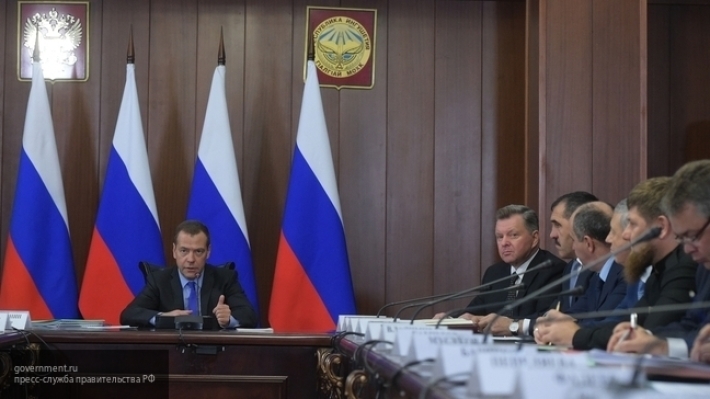 Медведев встретится с армянским коллегой Кареном Карапетяном 24 января