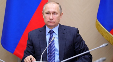 Путин поздравил российских биатлонистов с победой в эстафете на ЧМ