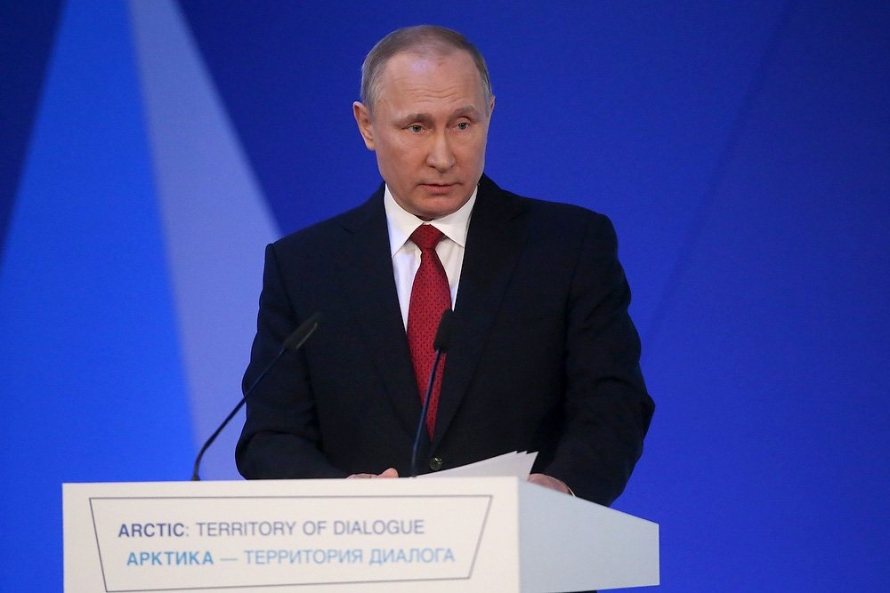 Путин призвал не доводить отношения с США до абсурда