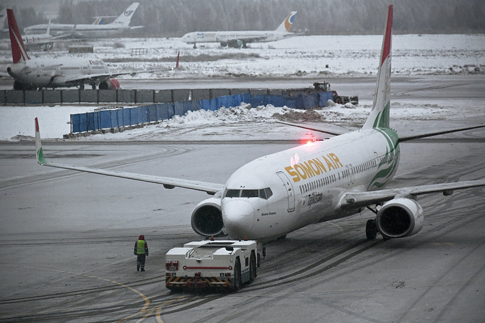 Россия ввела ограничения на рейсы таджикской авиакомпании