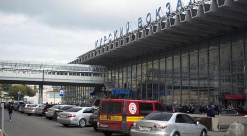 Курский вокзал в Москве эвакуируют из‑за огнетушителя, лежащего на путях