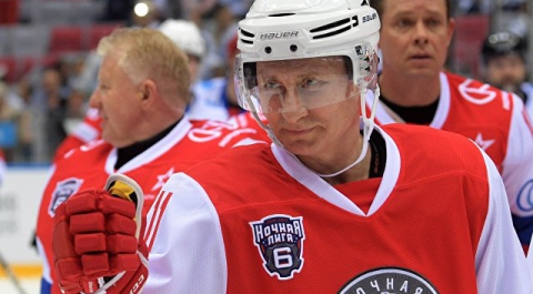 Путин забросил семь шайб в матче Ночной хоккейной лиги