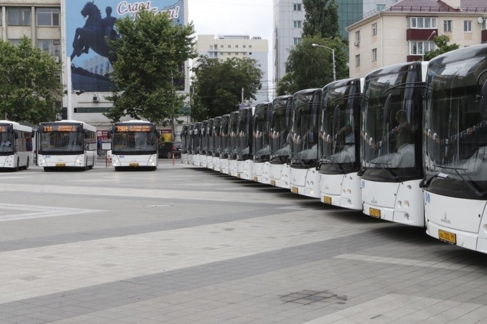 В Краснодар поступили 60 новых автобусов для Кубка конфедераций и ЧМ-2018