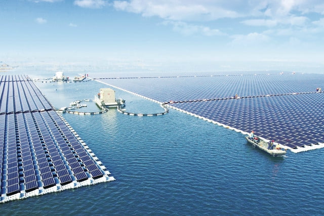 В Китае построили крупнейшую плавучую солнечную электростанцию