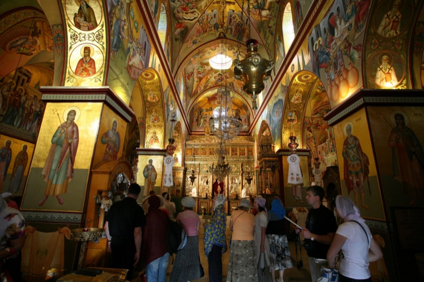 Отношение россиян к религии отмечено противоречиями