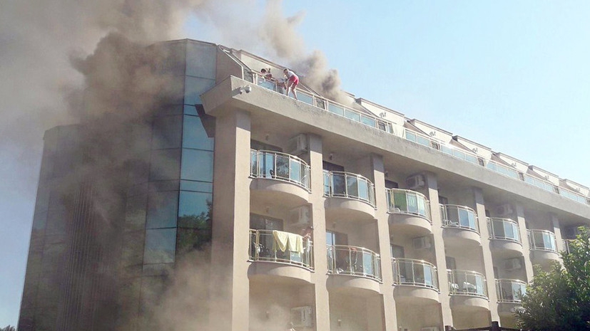 При пожаре в турецком отеле пострадали четверо россиян