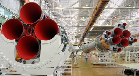 "Роскосмос" рассказал о планах использовать на ракетах многоразовые двигатели