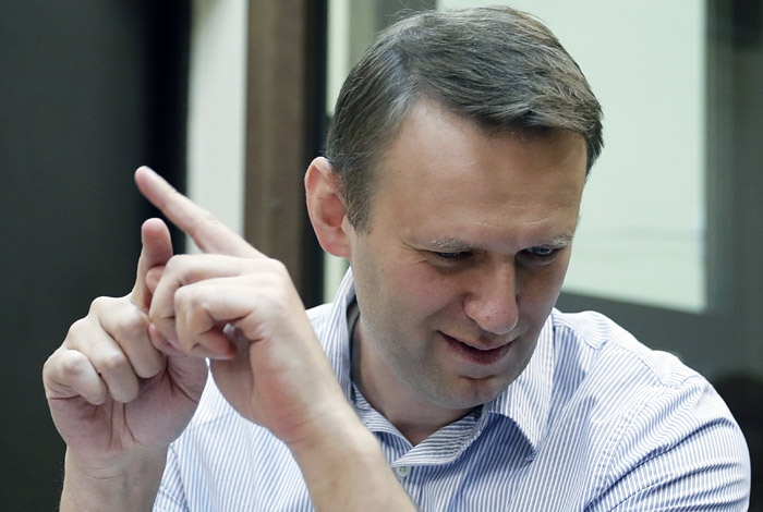 Суд продлил испытательный срок Навальному до конца 2020 года