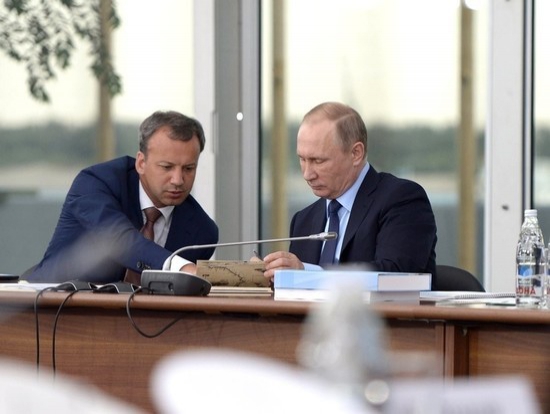 Песков объяснил недовольство Путина Дворковичем: "Это вторично"