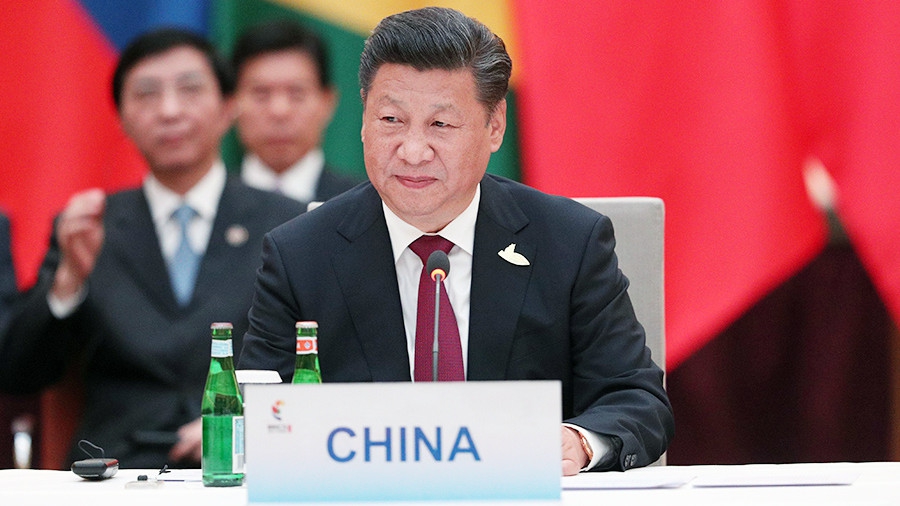 Компартия Китая внесла имя Си Цзиньпина в текст устава
