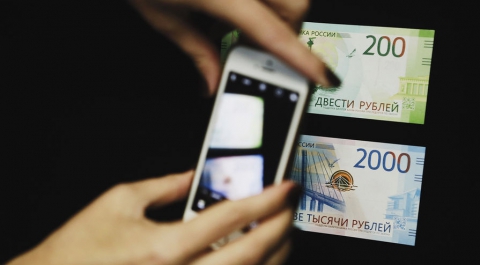 Дизайнер рублей расстроился из-за новых банкнот