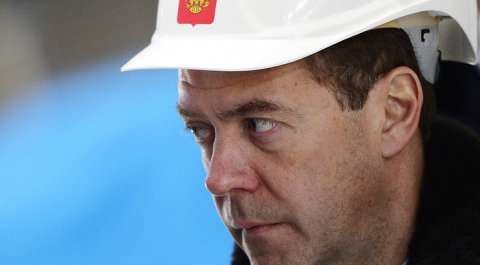 Медведев ввел в эксплуатацию первое месторождение Эргинского кластера "Роснефти" в Югре