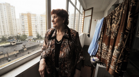Суд признал право россиян на компенсацию от курящих на балконах соседей