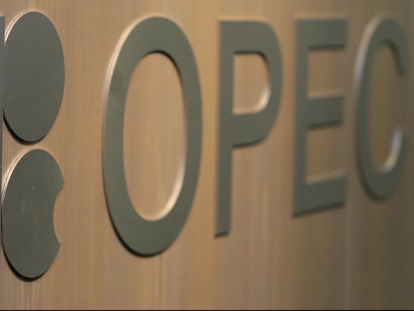 ОПЕК согласилась продлить заморозку нефтедобычи на 2018 год