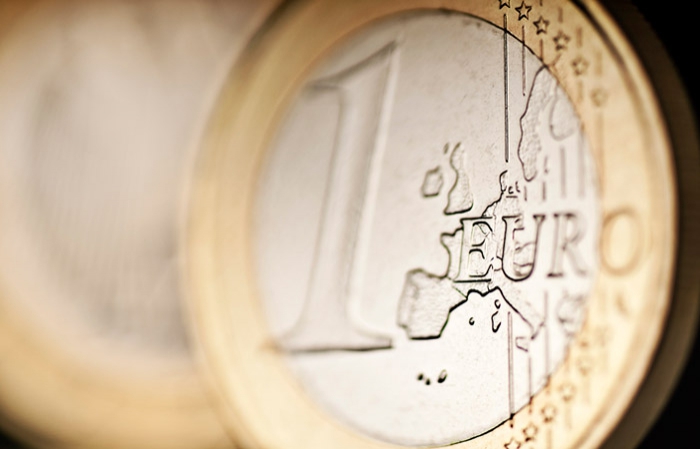 Курс евро превысил 70 рублей впервые с 30 августа
