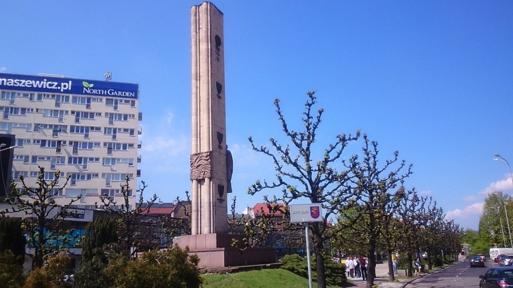 Памятник Красной армии начали сносить в польском Щецине