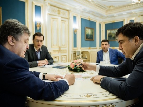 Саакашвили отказался верить в то, что Порошенко «присягнул» России
