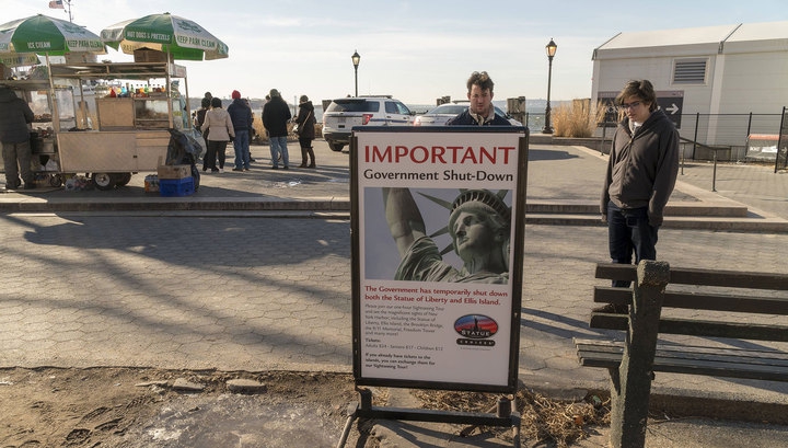 Статуя Свободы закрылась из-за shutdown