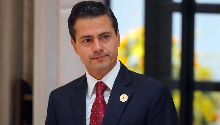 Президент Мексики отложил визит в США после телефонного разговора с Трампом