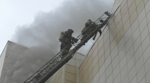 СК располагает заявлениями родственников о пропаже 67 человек после пожара в Кемерове