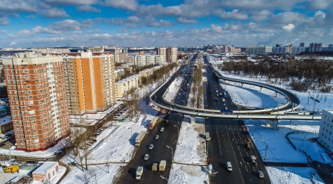 Более 100 км дорог и развязок построят в Москве в 2018 году