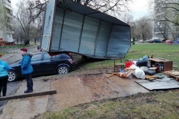 Число жертв урагана в Москве выросло до двух человек