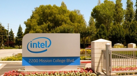 Компания Intel выпустила первый мобильный шестиядерный процессор