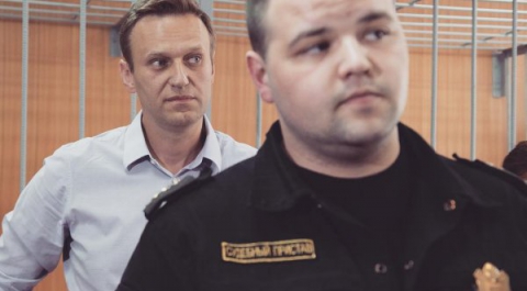 «Я не ваш раб»: Навальный прокомментировал задержание за акцию 5 мая