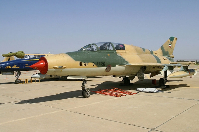 В Иране упал учебно-тренировочный самолет F-7