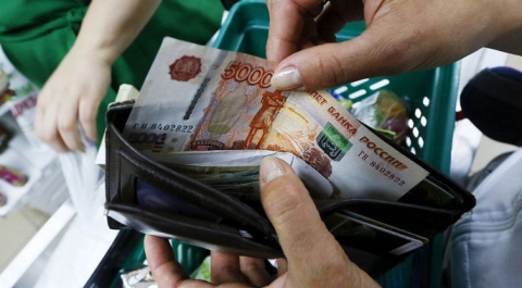Реальные доходы россиян снизились на 2,9%