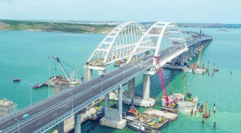 По Крымскому мосту планируют запустить двухэтажные пассажирские поезда